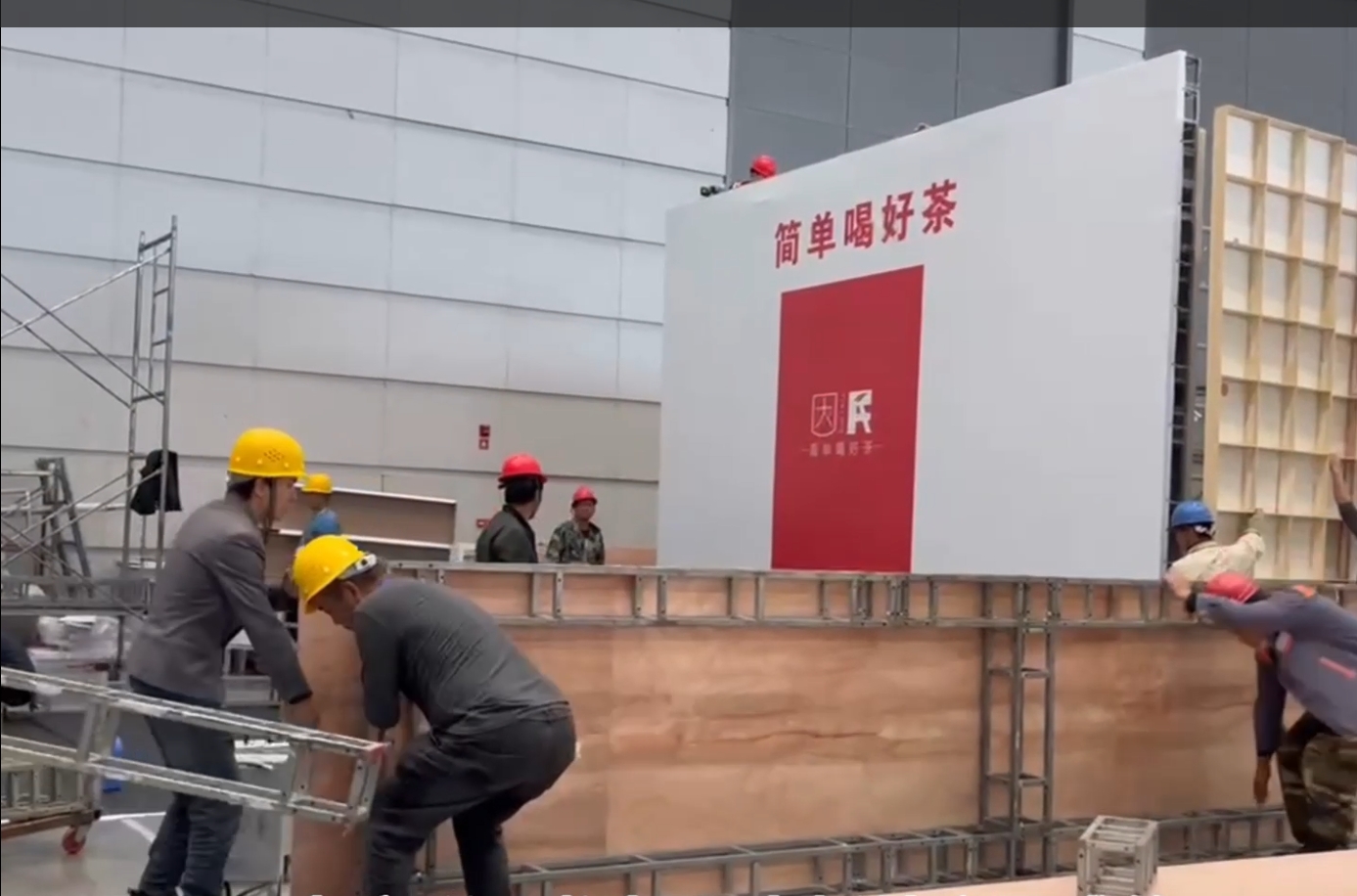 桁架木板搭建木质效果展台制作搭建
